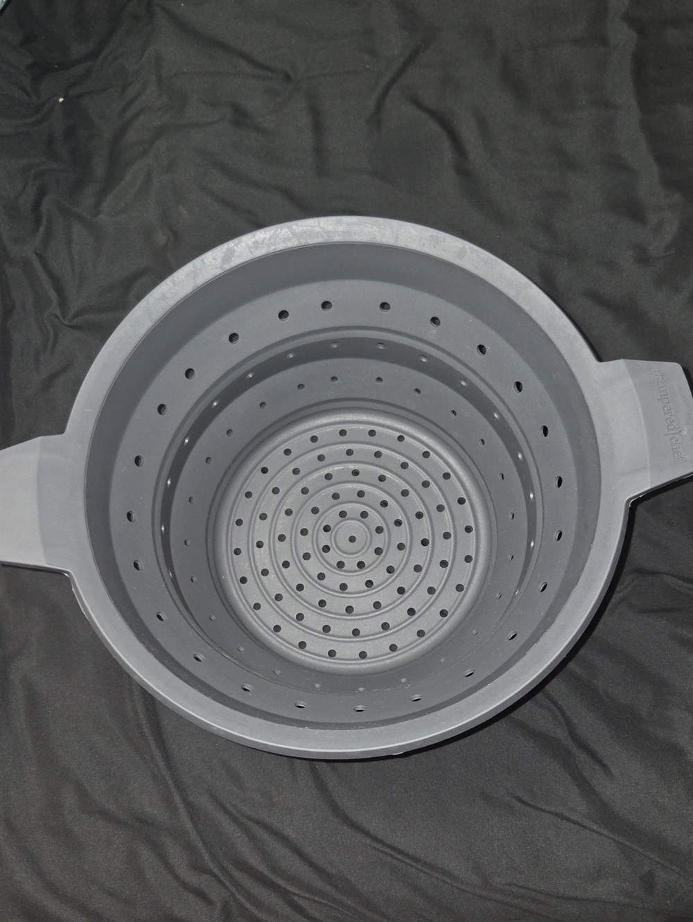 Pampered Chef Gray Silicone Collapsible Strainer Colander